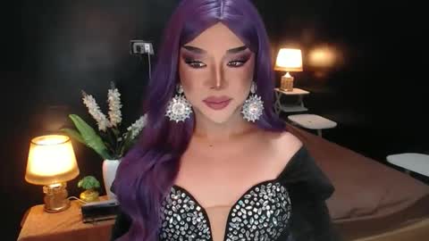 Christine online show from 04-13-26, 01:27