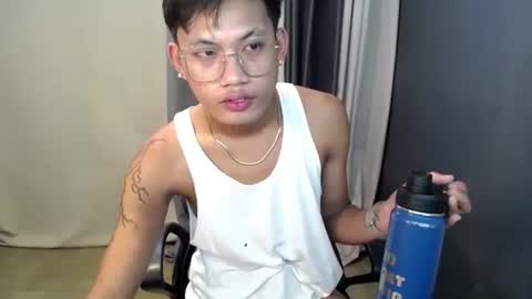 Snapshot of hugecockjames09 chatting on 09-09-25, 03:28 hugecockjames09 online show from 09-09-25, 03:28