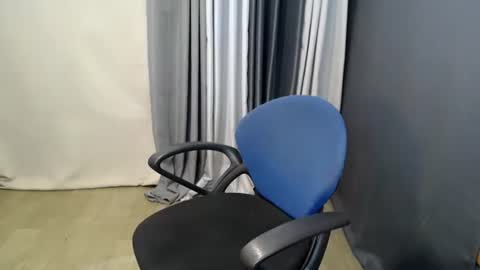 Snapshot of hugecockjames09 chatting on 09-10-25, 08:03 hugecockjames09 online show from 09-10-25, 08:03