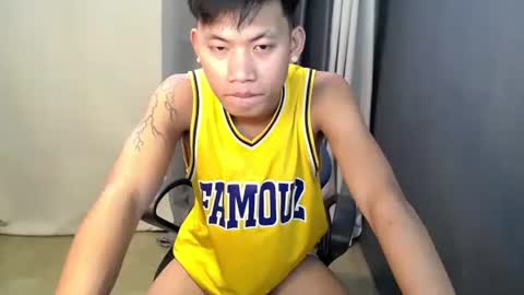 Snapshot of hugecockjames09 chatting on 09-14-25, 04:44 hugecockjames09 online show from 09-14-25, 04:44