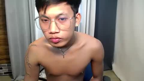 Snapshot of hugecockjames09 chatting on 10-10-25, 08:02 hugecockjames09 online show from 10-10-25, 08:02