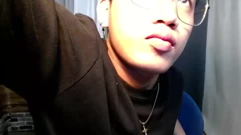 Snapshot of hugecockjames09 chatting on 10-12-25, 10:47 hugecockjames09 online show from 10-12-25, 10:47