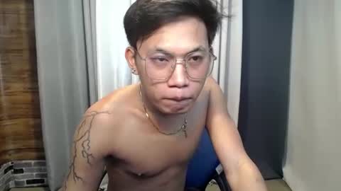 Snapshot of hugecockjames09 chatting on 10-13-25, 06:35 hugecockjames09 online show from 10-13-25, 06:35