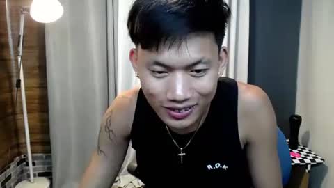 Snapshot of hugecockjames09 chatting on 10-19-25, 10:38 hugecockjames09 online show from 10-19-25, 10:38