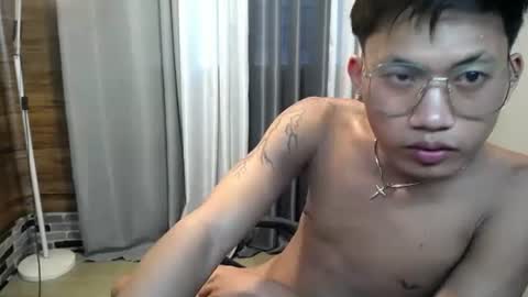 Snapshot of hugecockjames09 chatting on 10-20-25, 08:48 hugecockjames09 online show from 10-20-25, 08:48