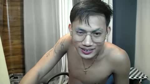 Snapshot of hugecockjames09 chatting on 10-26-25, 08:53 hugecockjames09 online show from 10-26-25, 08:53