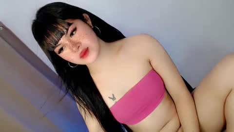 Snapshot of hugecockyanny chatting on 10-26-25, 10:47 Yhanie online show from 10-26-25, 10:47