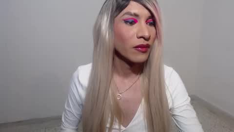 Danezka online show from 12-22-25, 05:15