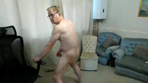 Snapshot of hugedick1965 chatting on 07-08-26, 03:16 hugedick1965 online show from 07-08-26, 03:16