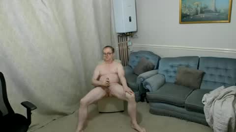 Snapshot of hugedick1965 chatting on 07-15-26, 10:59 hugedick1965 online show from 07-15-26, 10:59