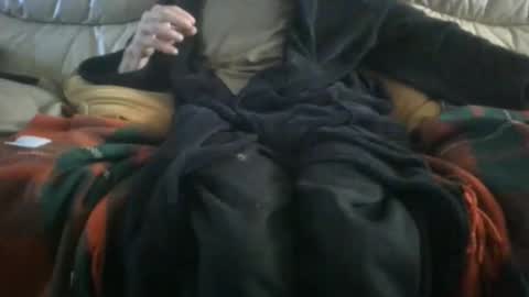 Snapshot of hugenob4u chatting on 11-02-25, 03:25 hugenob4u online show from 11-02-25, 03:25