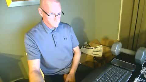 CAROLINA TIM online show from 04-17-26, 04:48