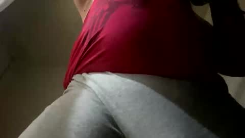 Snapshot of hughfat chatting on 11-28-25, 03:42 hughfat online show from 11-28-25, 03:42