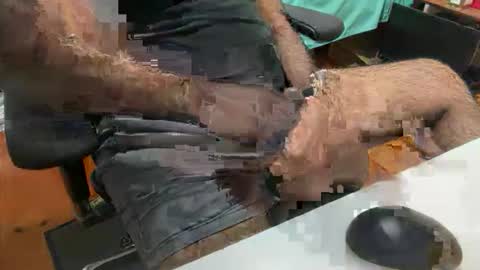 Snapshot of hugo_bulls chatting on 02-23-26, 09:06 HunkyLover online show from 02-23-26, 09:06