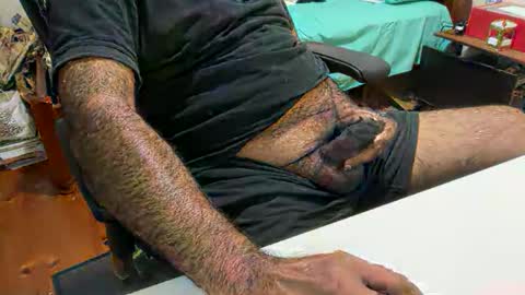 Snapshot of hugo_bulls chatting on 03-04-26, 09:15 HunkyLover online show from 03-04-26, 09:15