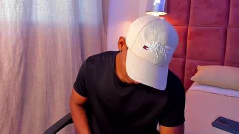 Hugo Cano online show from 11-02-25, 07:38