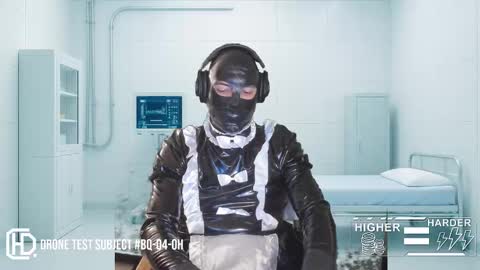 Snapshot of humandr0id chatting on 09-28-25, 07:19 Humandroid online show from 09-28-25, 07:19