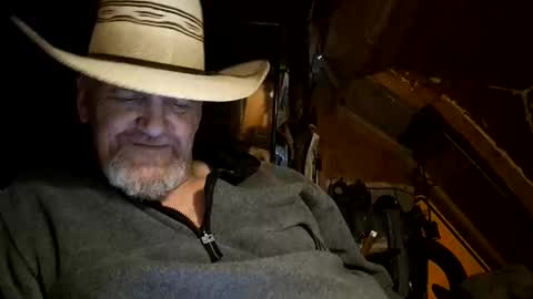 Snapshot of hung34u chatting on 02-14-25, 02:18 hung34u online show from 02-14-25, 02:18