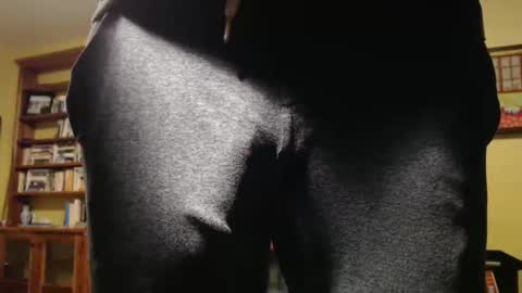 Big uncut cock dripping online show from 12-03-25, 05:48