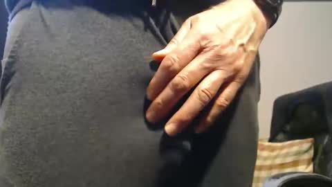 Big uncut cock dripping online show from 05-09-26, 08:47