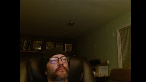 Snapshot of hunglonelyguy chatting on 11-18-25, 03:12 LonelyGuy online show from 11-18-25, 03:12