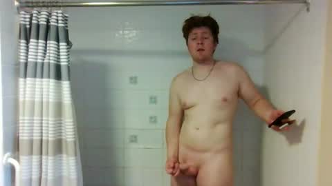 Snapshot of hungnhard76 chatting on 05-13-26, 02:14 hungnhard76 online show from 05-13-26, 02:14