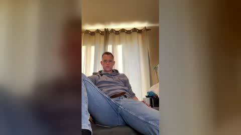 Snapshot of hungteasex chatting on 04-17-26, 04:54 HungTeaseX online show from 04-17-26, 04:54