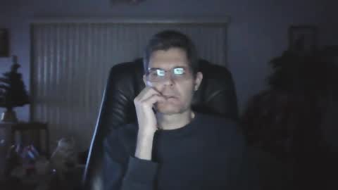 hunkmasclefad458 online show from 12-16-24, 04:23