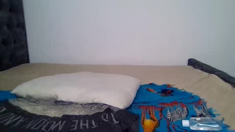 hunny online show from 12-16-25, 03:11