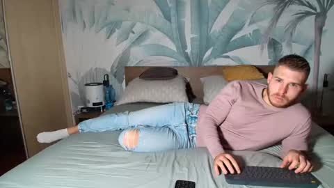 Hunter Bridges online show from 11-22-25, 05:39