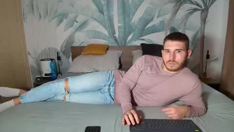 Hunter Bridges online show from 12-04-25, 01:09