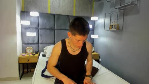 Snapshot of hunterheat_ chatting on 09-17-25, 12:40 hunterheat_ online show from 09-17-25, 12:40