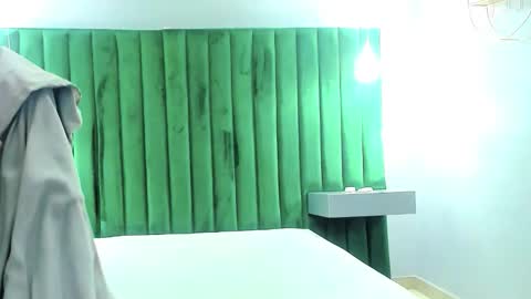 Snapshot of hunterheat_ chatting on 10-09-25, 11:52 hunterheat_ online show from 10-09-25, 11:52