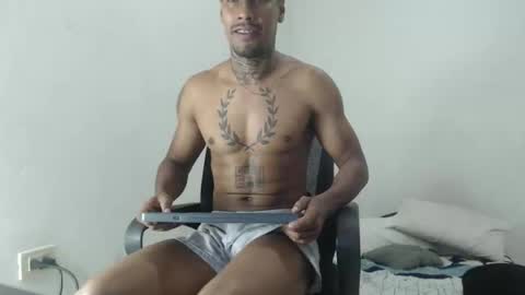 Snapshot of hunting_blondes chatting on 03-20-26, 06:35 hunting_blondes online show from 03-20-26, 06:35