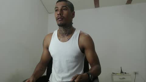 Snapshot of hunting_blondes chatting on 03-22-26, 07:06 hunting_blondes online show from 03-22-26, 07:06