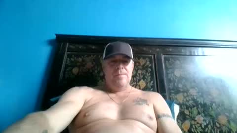 Snapshot of hunybager chatting on 12-17-25, 02:34 hunybager online show from 12-17-25, 02:34