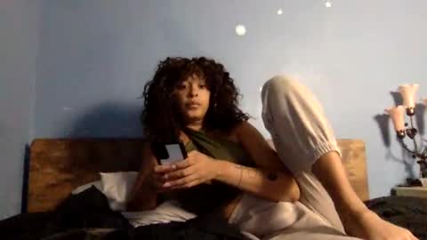 Snapshot of hunyybunz chatting on 12-08-24, 03:21 Goddess Hunyy online show from 12-08-24, 03:21