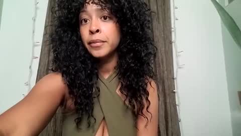 Snapshot of hunyybunz chatting on 12-10-24, 09:43 Goddess Hunyy online show from 12-10-24, 09:43