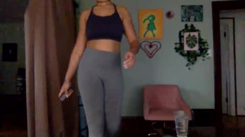 Snapshot of hunyybunz chatting on 12-18-24, 04:06 Goddess Hunyy online show from 12-18-24, 04:06