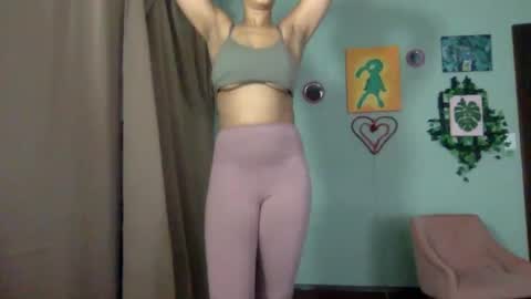 Snapshot of hunyybunz chatting on 01-20-25, 04:34 Goddess Hunyy online show from 01-20-25, 04:34