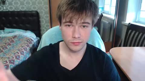 Snapshot of hyakkin chatting on 05-08-26, 11:37 Tom online show from 05-08-26, 11:37