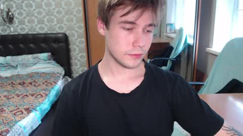 Snapshot of hyakkin chatting on 05-22-26, 09:59 Tom online show from 05-22-26, 09:59