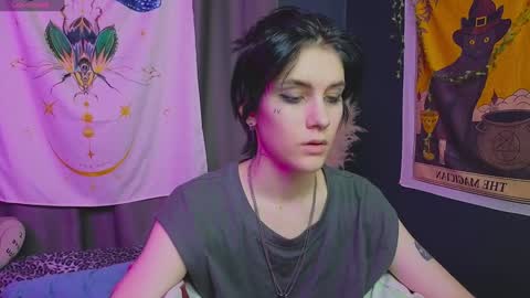 Snapshot of hyeon_jin chatting on 01-22-25, 01:20 Hyeon Jin online show from 01-22-25, 01:20