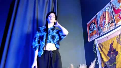 Snapshot of hyeon_jin chatting on 02-10-25, 11:45 Hyeon Jin online show from 02-10-25, 11:45