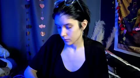 Snapshot of hyeon_jin chatting on 02-23-25, 08:55 Hyeon Jin online show from 02-23-25, 08:55