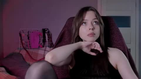 Snapshot of hype_meal_home chatting on 11-27-25, 05:37 Miley. PVT open i have extra prices on nude show online show from 11-27-25, 05:37