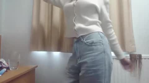 Snapshot of hypnoticlily chatting on 04-17-26, 05:05 hypnoticlily online show from 04-17-26, 05:05
