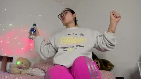 Hyun Joo online show from 03-19-26, 09:19