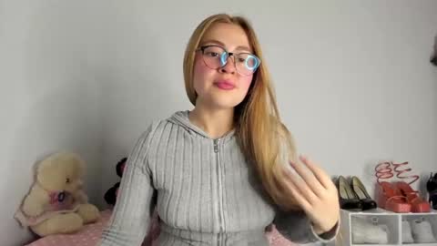 Hyun Joo online show from 04-29-26, 04:22