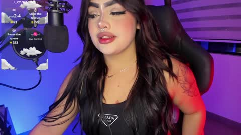 Snapshot of i_am_ari chatting on 12-10-24, 01:32 Ari online show from 12-10-24, 01:32